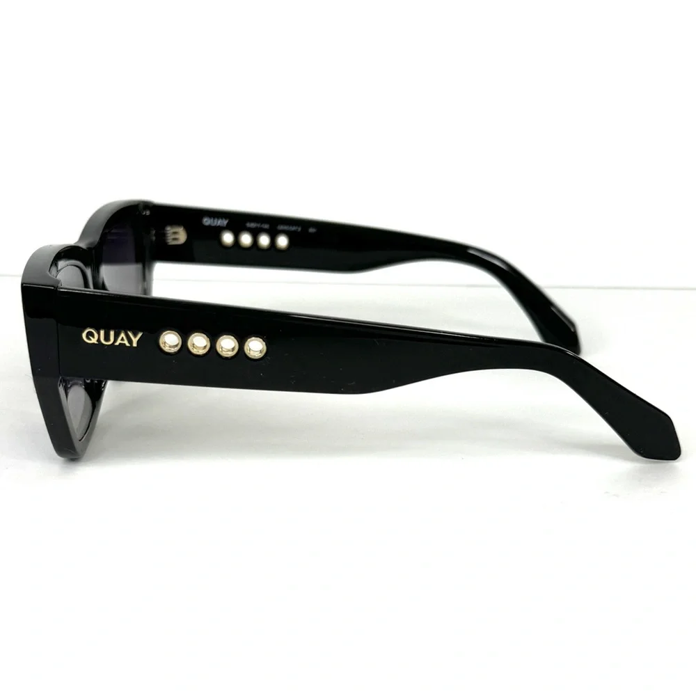 QUAY Australia NEW No Apologies Angled Square Sunglasses NEW Black Smoke